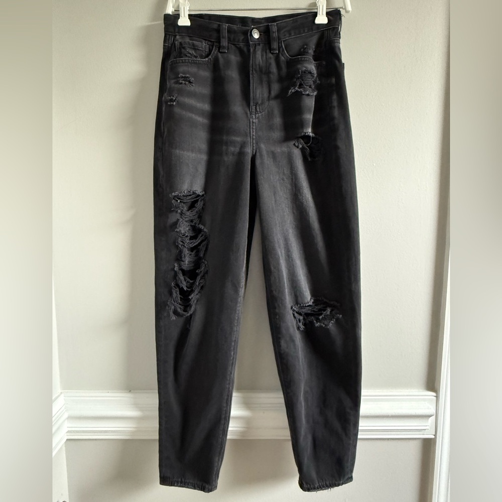 American Eagle relaxed mom jean, black, EUC, 2
